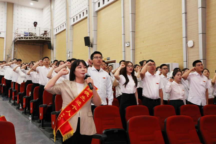 https://mmbiz.qpic.cn/sz_mmbiz_png/bf0R4CdhPPY1TkA1ia7Kk8F45Mv0jHdSKmknibgos2tTjRdS8K96FNcPfZw42xzy30Ax5iamcXp6MUGMM3APoFyXA/640?wx_fmt=png&from=appmsg